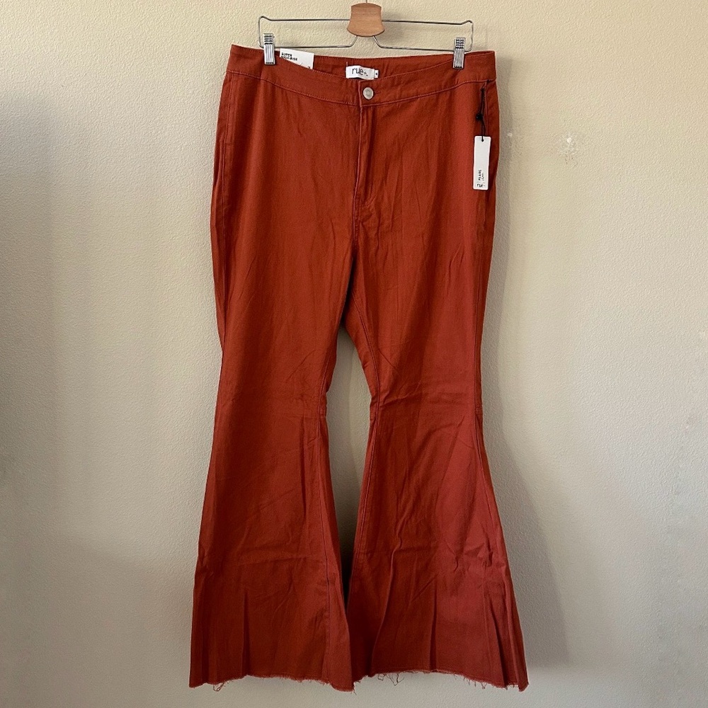 Rue21 Orange Rust Super High-Rise Flared Raw Frayed Hem Jeans / Pants Size 16